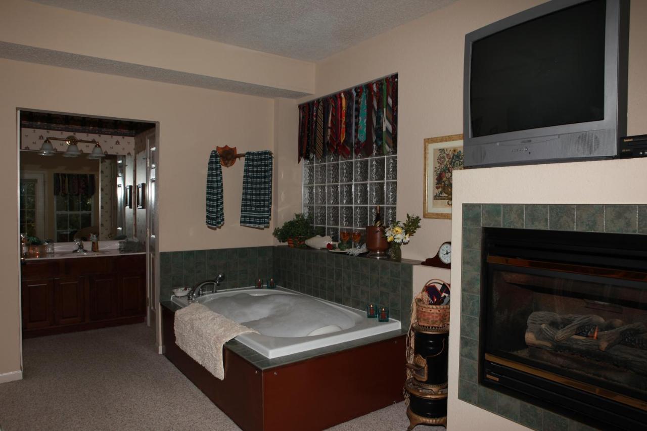 Inn At Harbour Ridge Bed And Breakfast Osage Beach Exterior foto